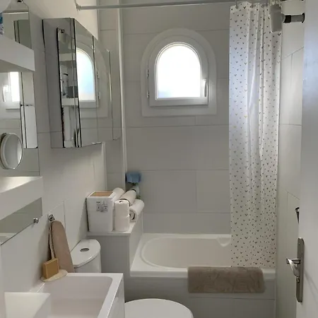 Apartment T2 A 500 M Du Port Avec Parking Prive *